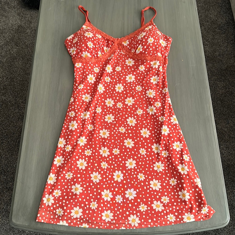 Cute summer dress that’s never been worn out!